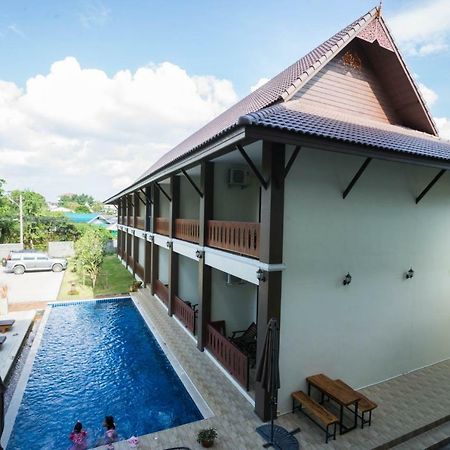Sriananpura Hotel Chiang Mai Exterior photo